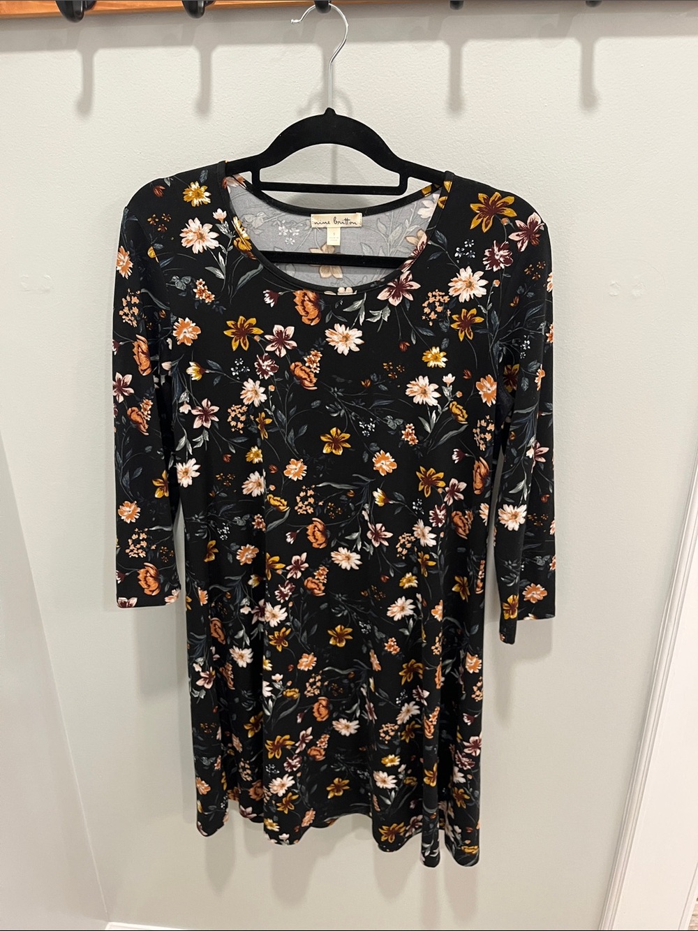 nine britton Black Floral Long-Sleeve Dress